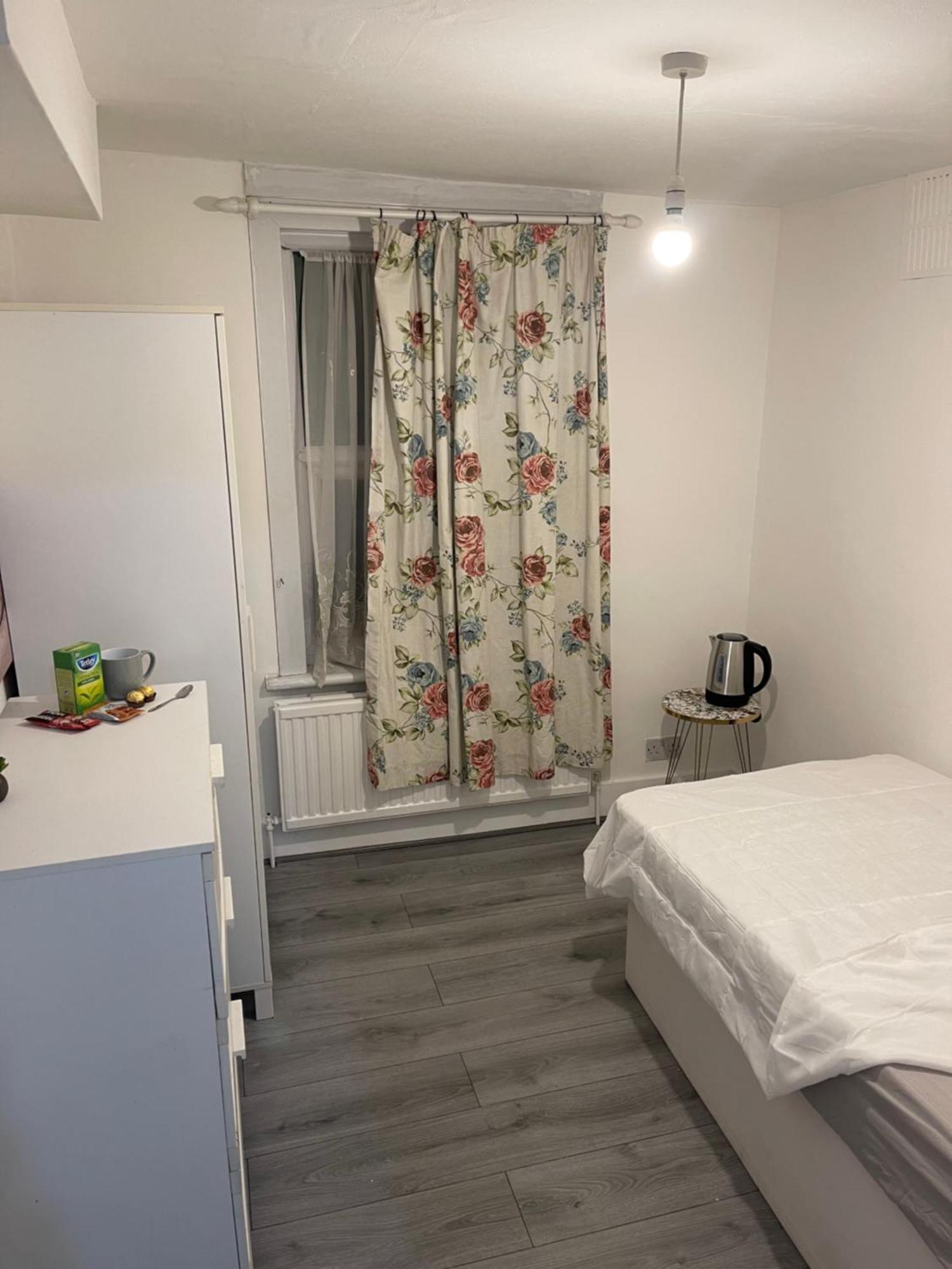 Cozy Rooms 25 Min Liverpool Street ロンドン エクステリア 写真